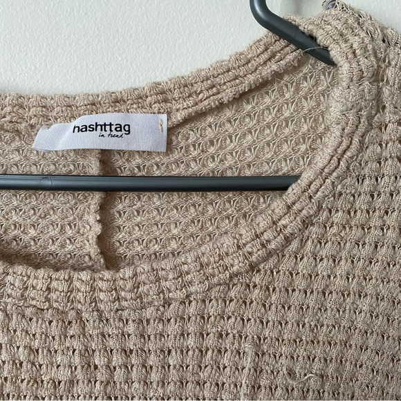 Hashtag OS tan Cream Knit Distressed Coastal Cropped Sweater Shirt fits S/M - Picture 4 of 6